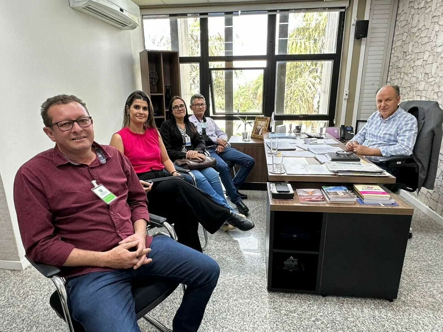 Imagem de compartilhamento para o artigo Prefeito Dalmy Crisóstomo se reúne com deputado e conquista emenda para Alcinópolis da MS Todo dia